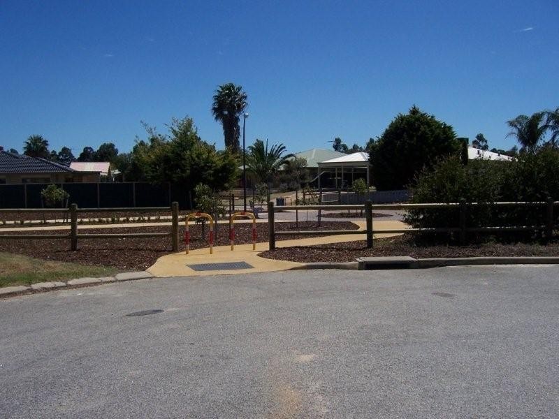 7 Peace Court, Maddington WA 6109