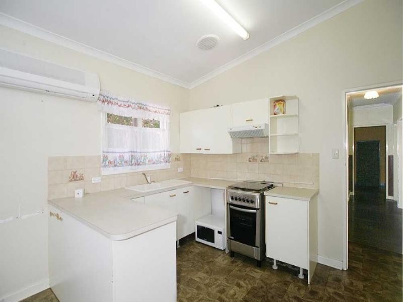 21 Ospringe Street, Gosnells WA 6110