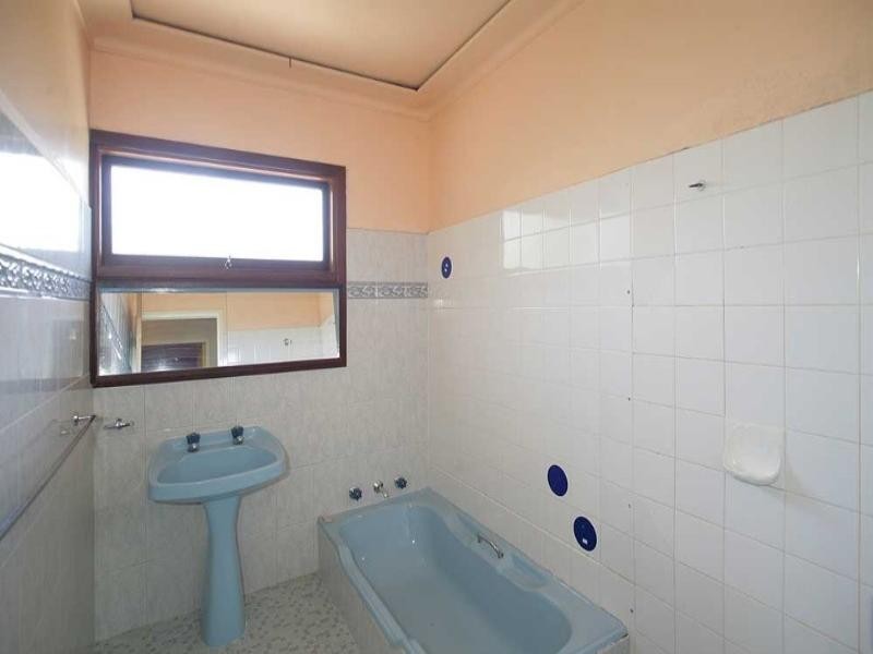 21 Ospringe Street, Gosnells WA 6110