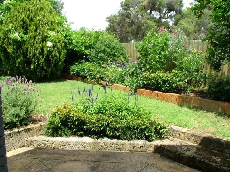 2A Bainton Road, Thornlie WA 6108