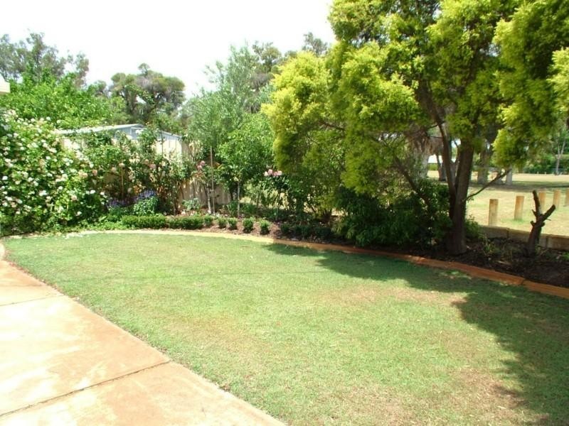 2A Bainton Road, Thornlie WA 6108