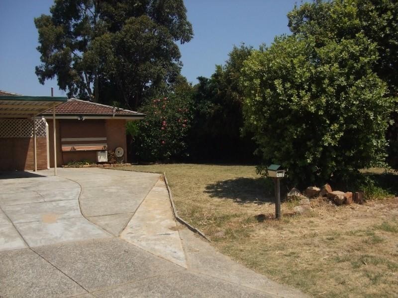 4b Edgley Place, Thornlie WA 6108