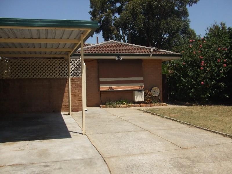 4b Edgley Place, Thornlie WA 6108