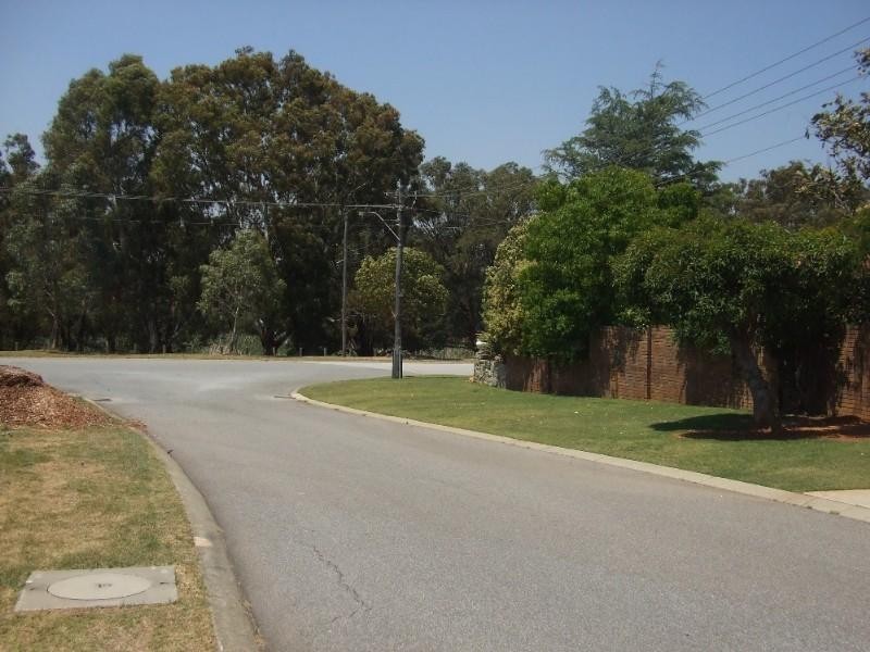 4b Edgley Place, Thornlie WA 6108