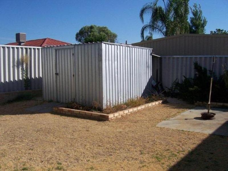 77 San Jacinta Road, Seville Grove WA 6112