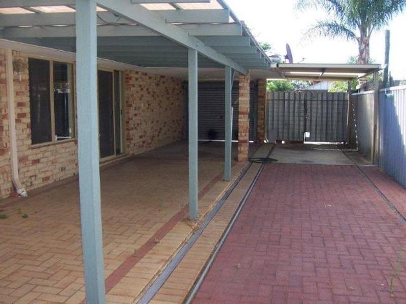 77 San Jacinta Road, Seville Grove WA 6112