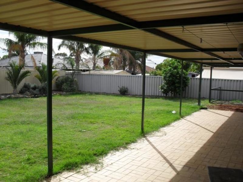 136 Challis Road, Seville Grove WA 6112