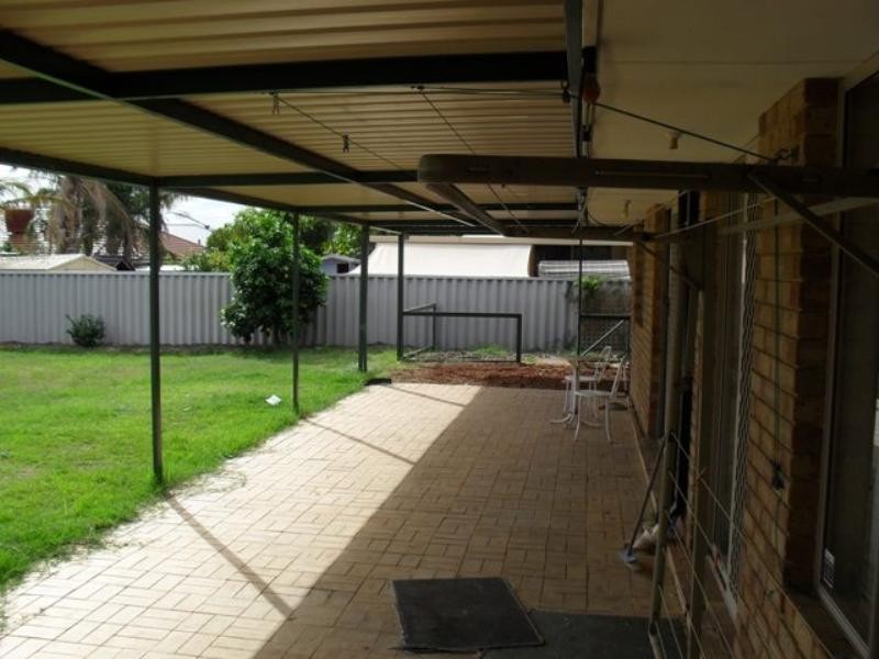 136 Challis Road, Seville Grove WA 6112