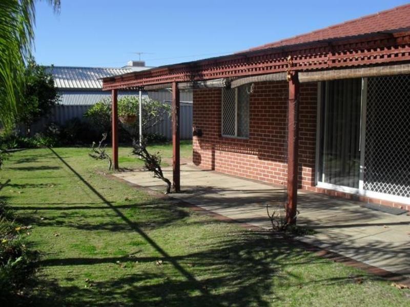 5 Windsor Drive, Gosnells WA 6110