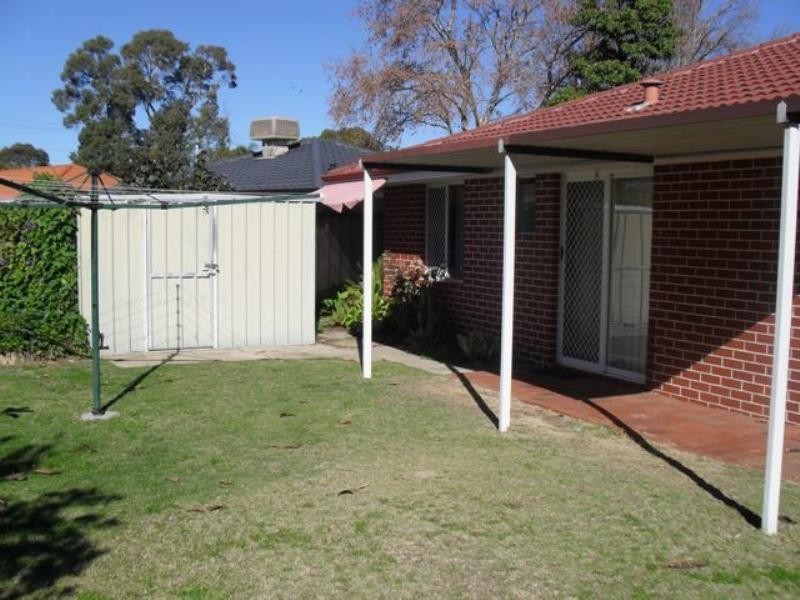 5 Windsor Drive, Gosnells WA 6110