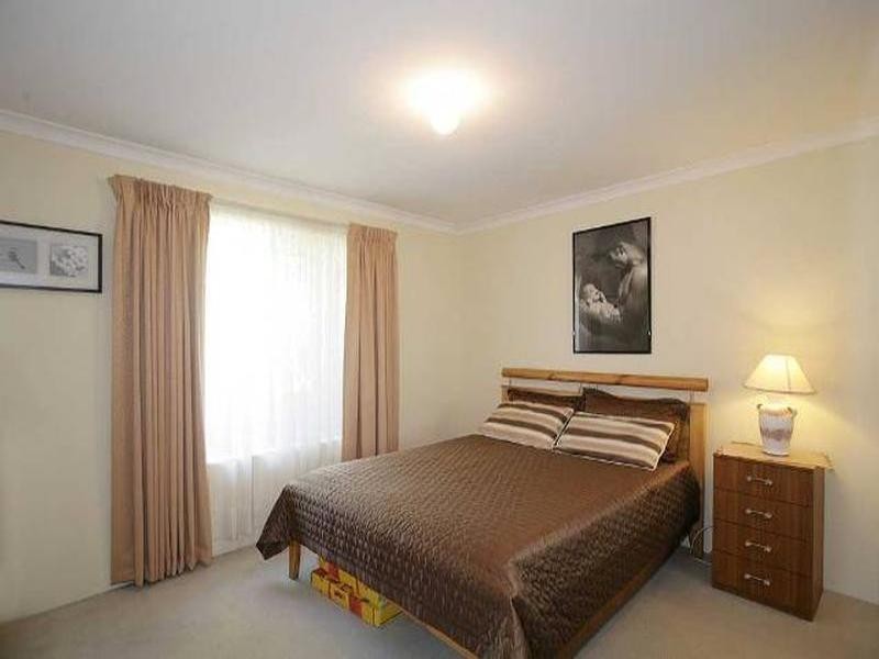10 Kestrel Way, Thornlie WA 6108