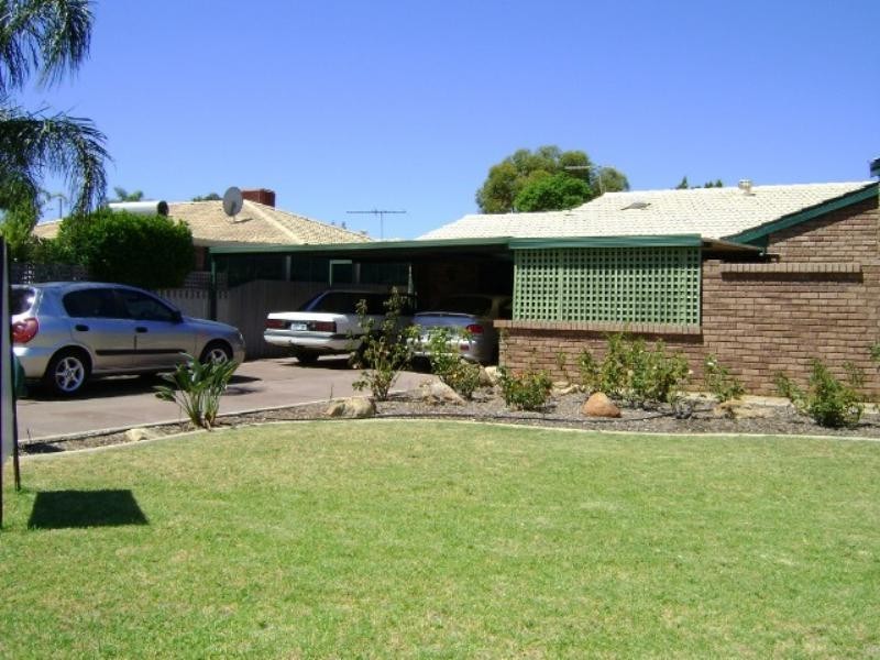 18 Gymea Court, Armadale WA 6112