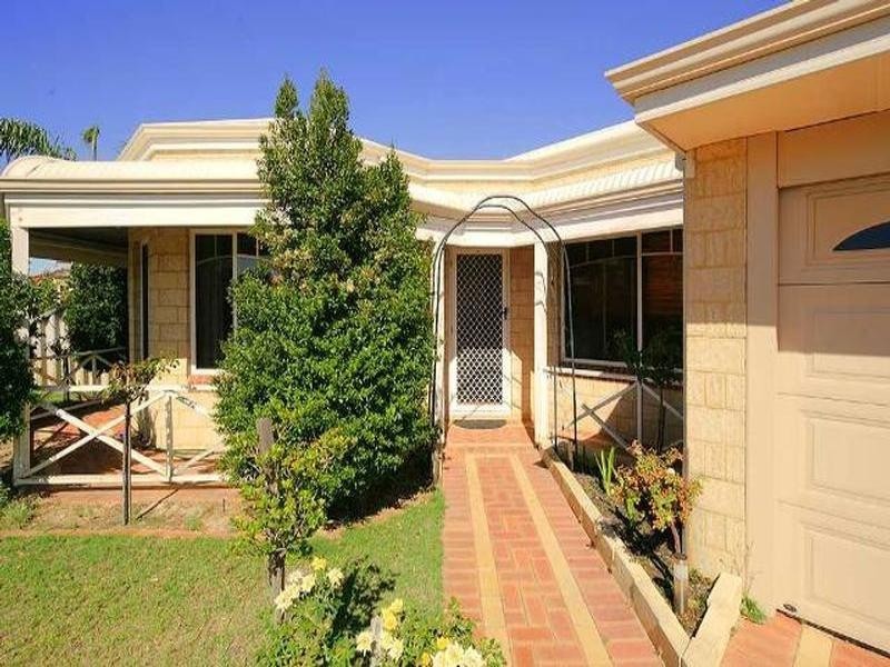 11 Cardiff Loop, Huntingdale WA 6110