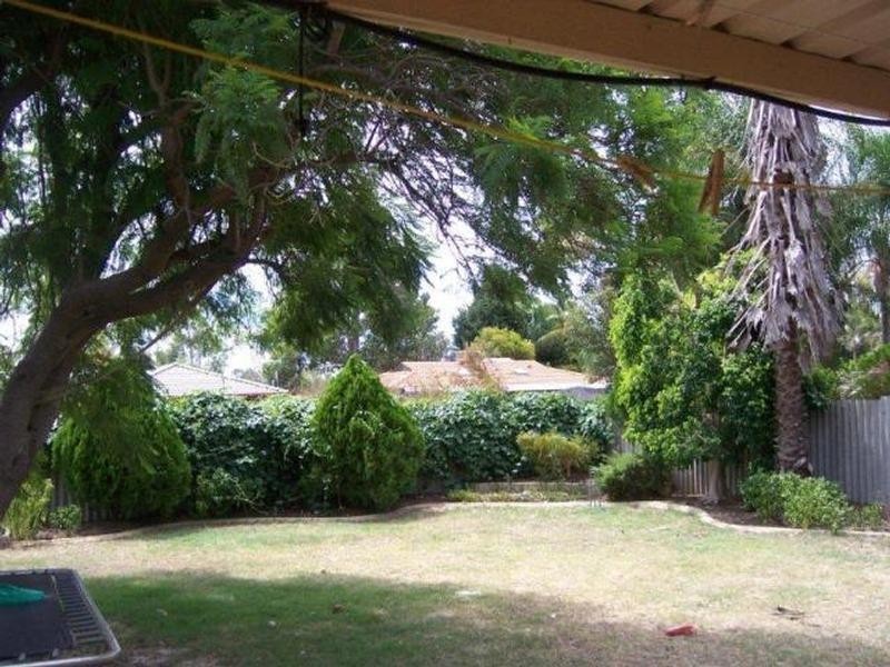 9 Gwalia Place, Gosnells WA 6110