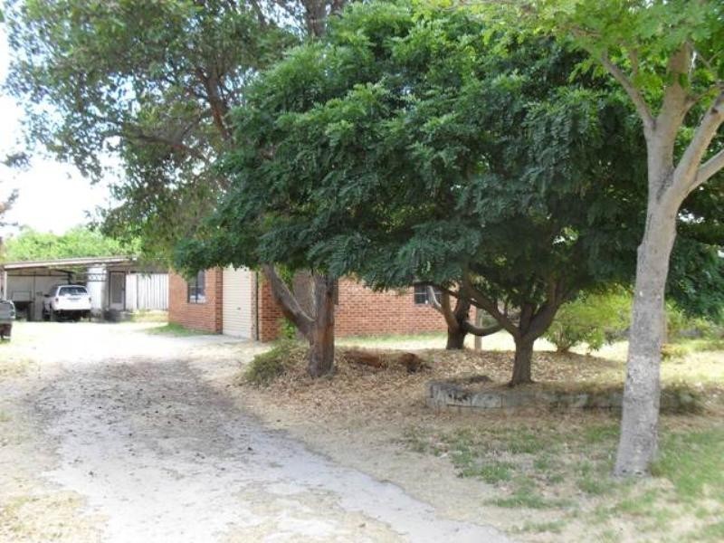 135 Crandon Street, Gosnells WA 6110