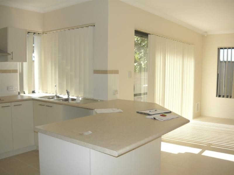 2A Clovelly Crescent, Lynwood WA 6147