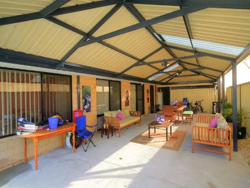 15 Glenfin Road, Seville Grove WA 6112