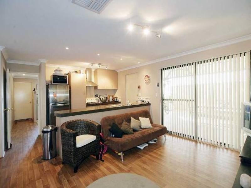 15 Glenfin Road, Seville Grove WA 6112