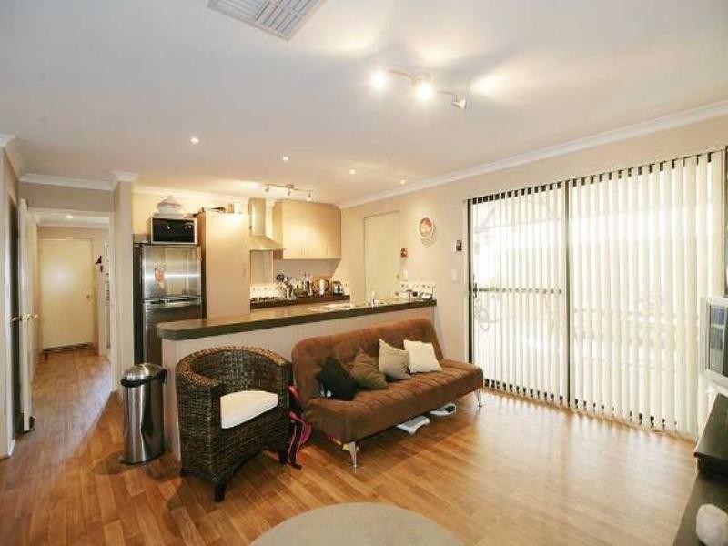 15 Glenfin Road, Seville Grove WA 6112