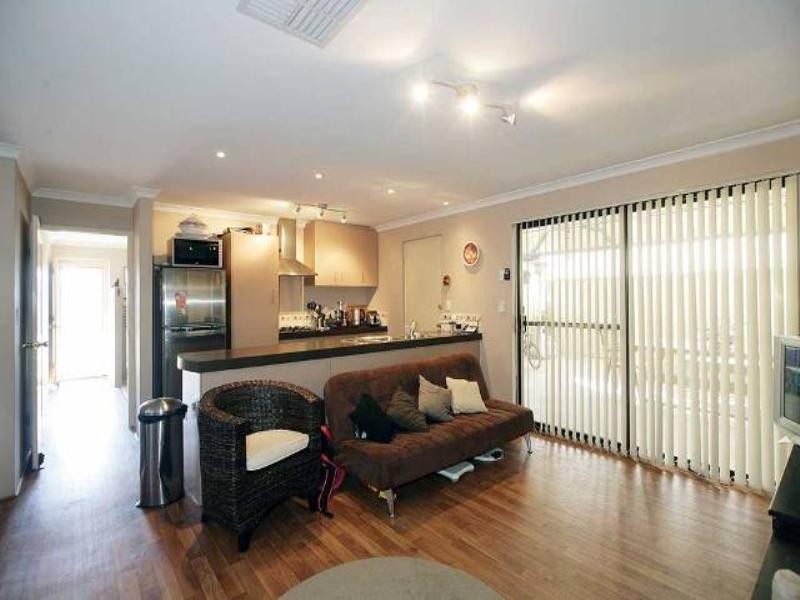 15 Glenfin Road, Seville Grove WA 6112