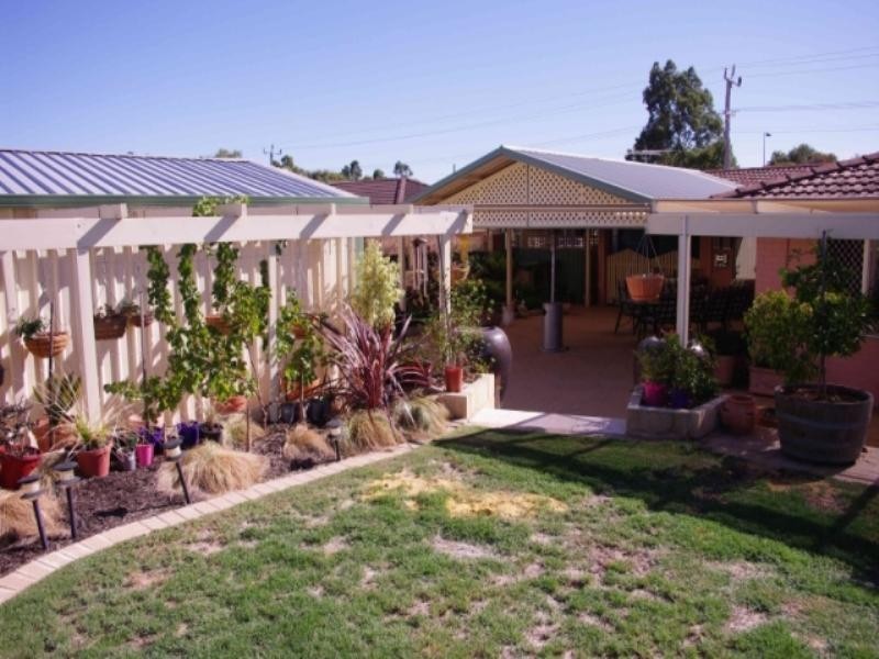 13 Ashburton Drive, Gosnells WA 6110