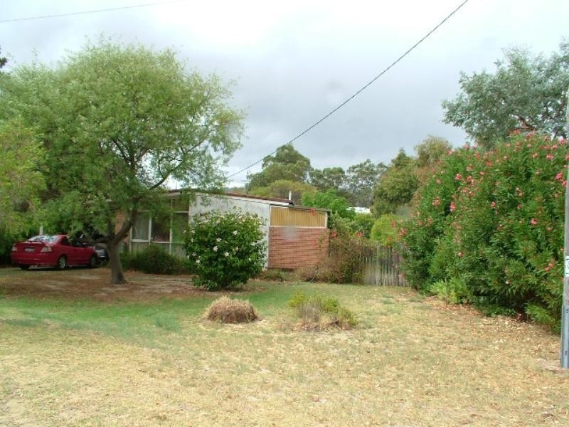 12 Ward Crescent, Kelmscott WA 6111