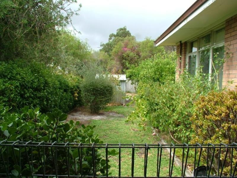 12 Ward Crescent, Kelmscott WA 6111