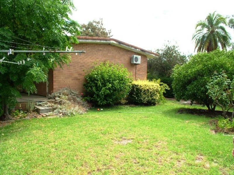 12 Ward Crescent, Kelmscott WA 6111