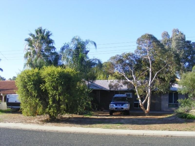 28 Salix Way, Forrestfield WA 6058