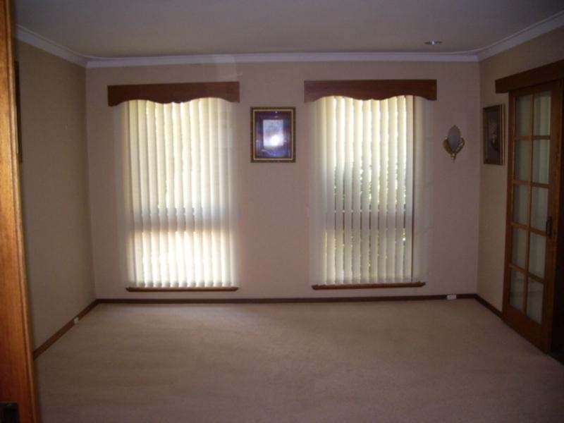 12 Reach Place, Huntingdale WA 6110