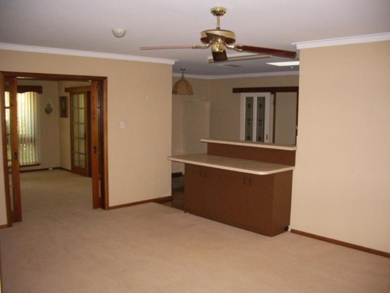 12 Reach Place, Huntingdale WA 6110