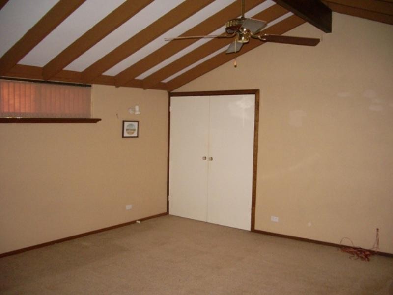 12 Reach Place, Huntingdale WA 6110