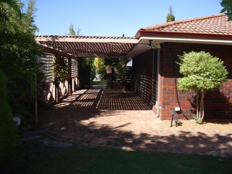 12 Reach Place, Huntingdale WA 6110