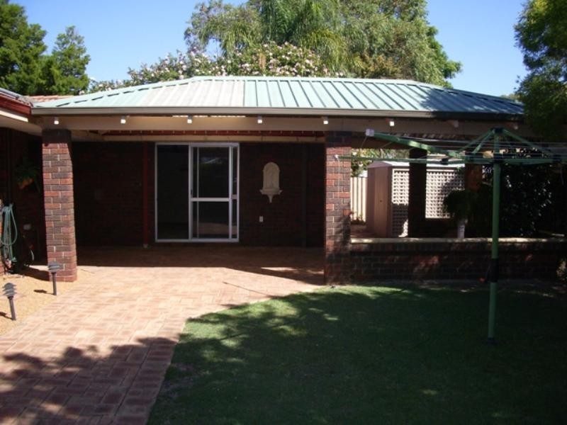 12 Reach Place, Huntingdale WA 6110