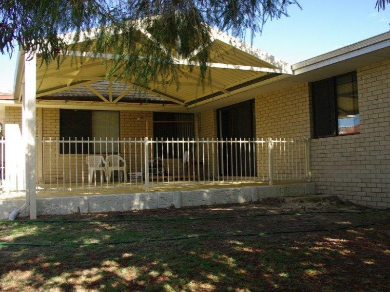 24 Lyndhurst Crescent, Ferndale WA 6148