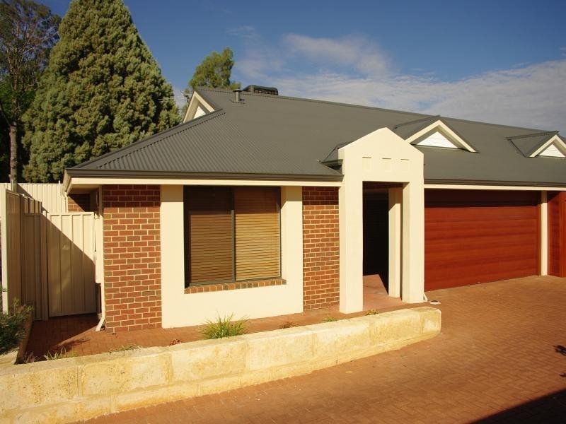 6/4 Valentine Road, Kelmscott WA 6111