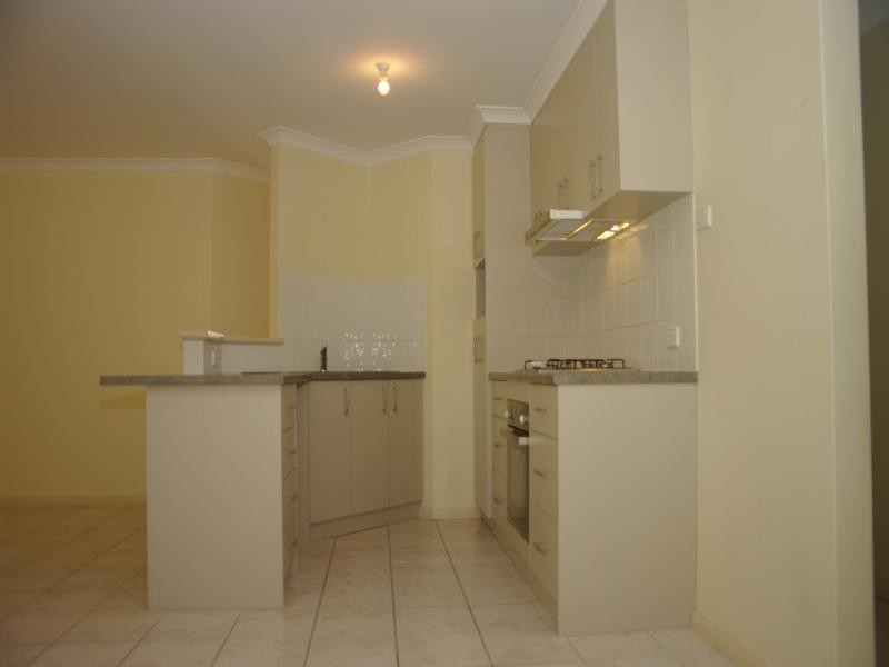 6/4 Valentine Road, Kelmscott WA 6111