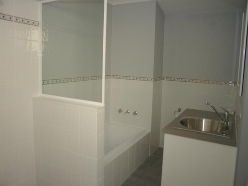 6/4 Valentine Road, Kelmscott WA 6111