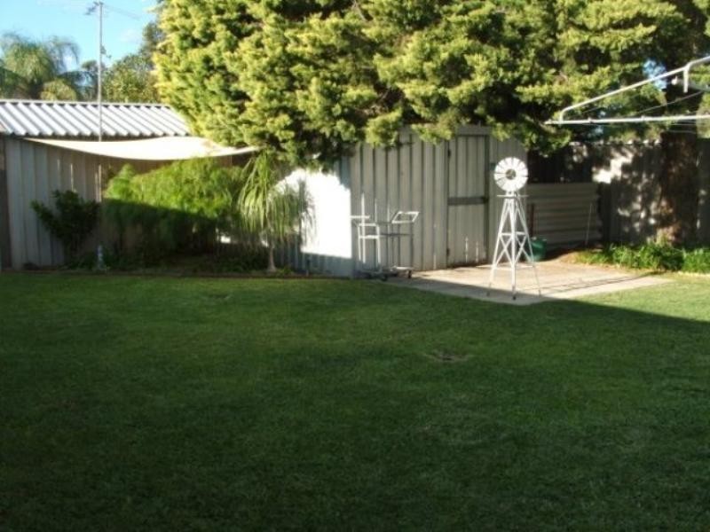 24 Shamrock Way, Huntingdale WA 6110