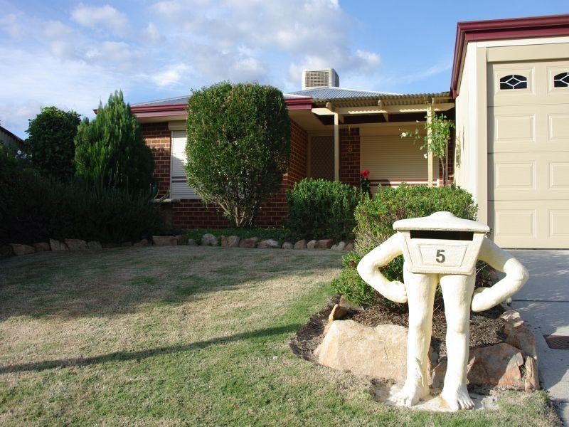 5 Akma Court, Maddington WA 6109
