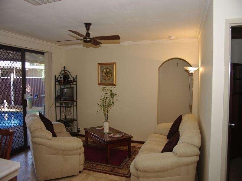 5 Chifley Place, Huntingdale WA 6110