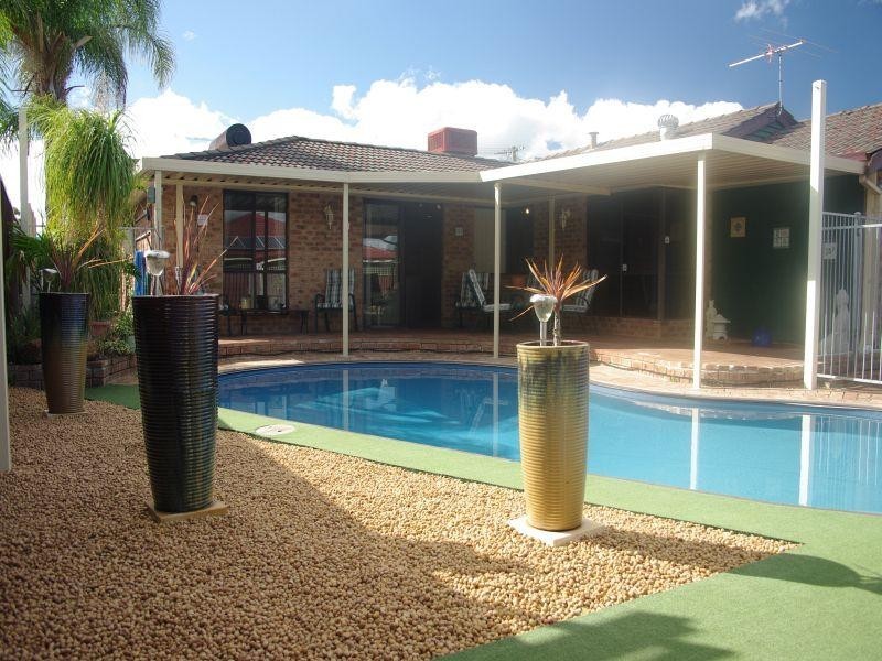 5 Chifley Place, Huntingdale WA 6110