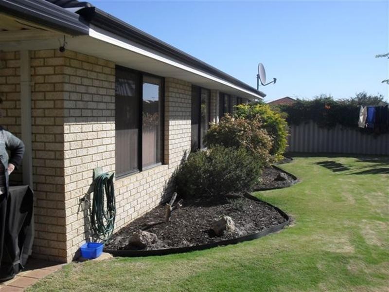 16 Water Way Cove, Seville Grove WA 6112