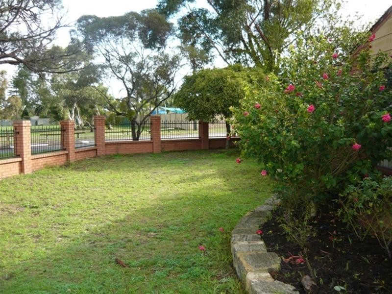 1 Jubilee Road, Forrestfield WA 6058