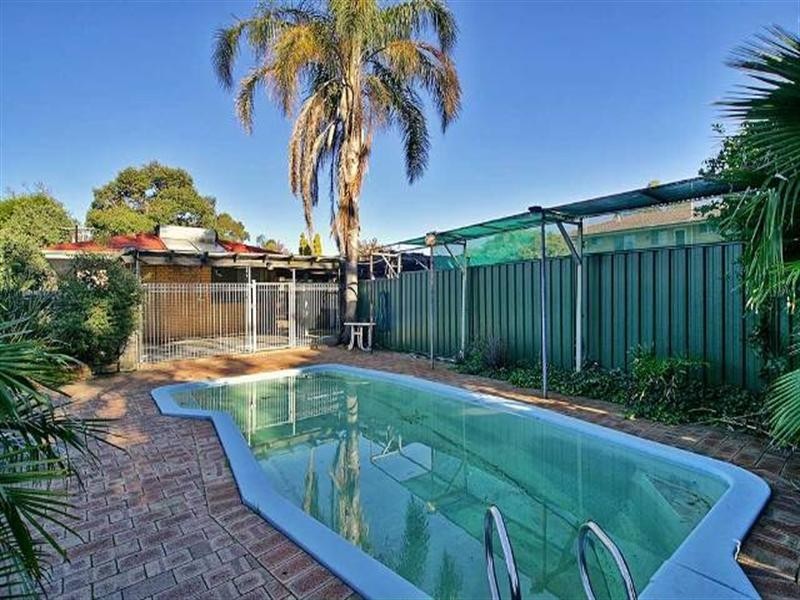 27 Selby Street, Thornlie WA 6108