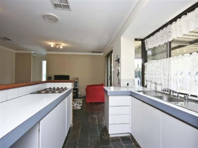 21 Aldworth Crescent, Gosnells WA 6110