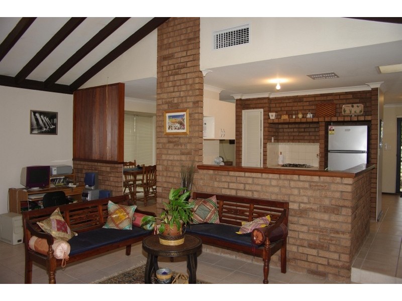 125 Dellar Road, Maddington WA 6109