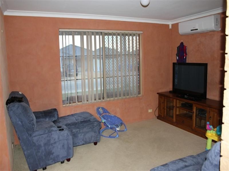 33 Warrida Way, Maddington WA 6109