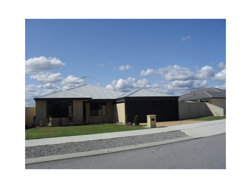 31 Jonquil Loop, Seville Grove WA 6112