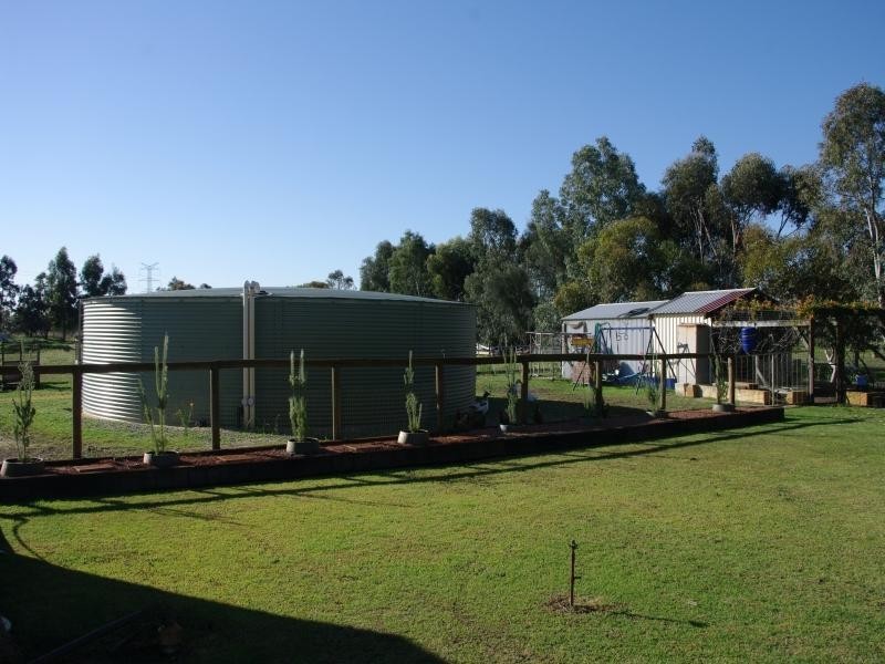 48 Country Drive, Oakford WA 6121